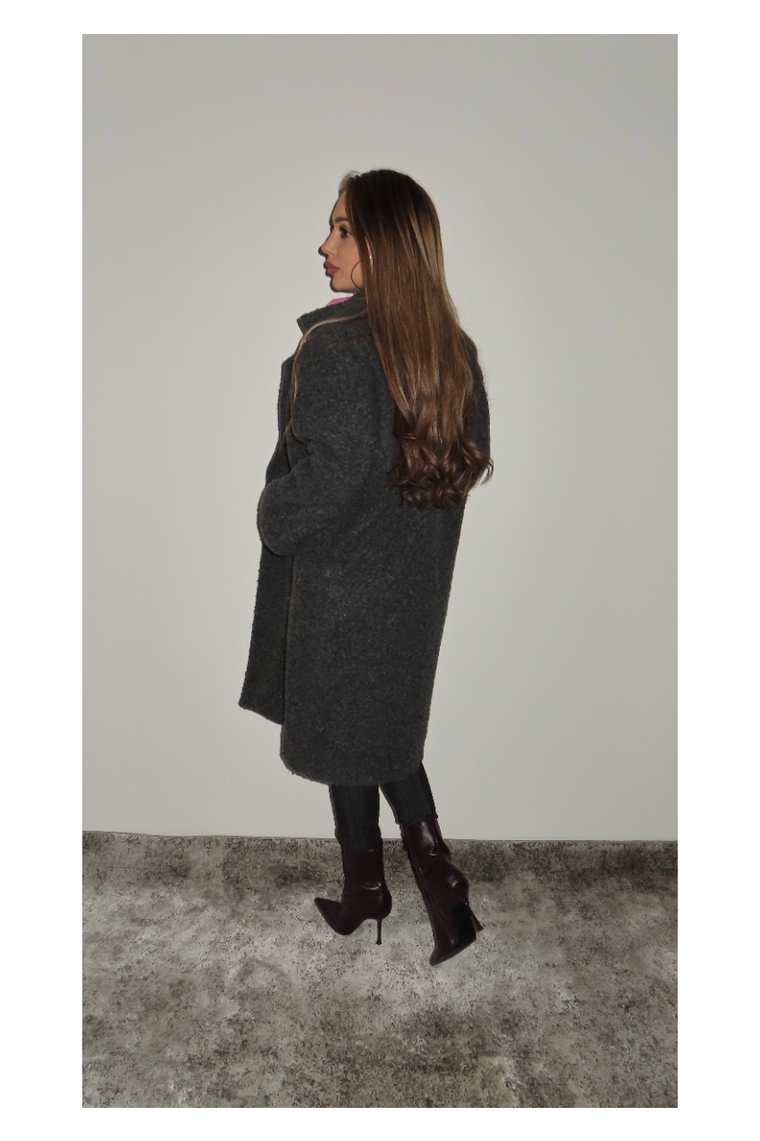 Елегантно дамско палто в сиво