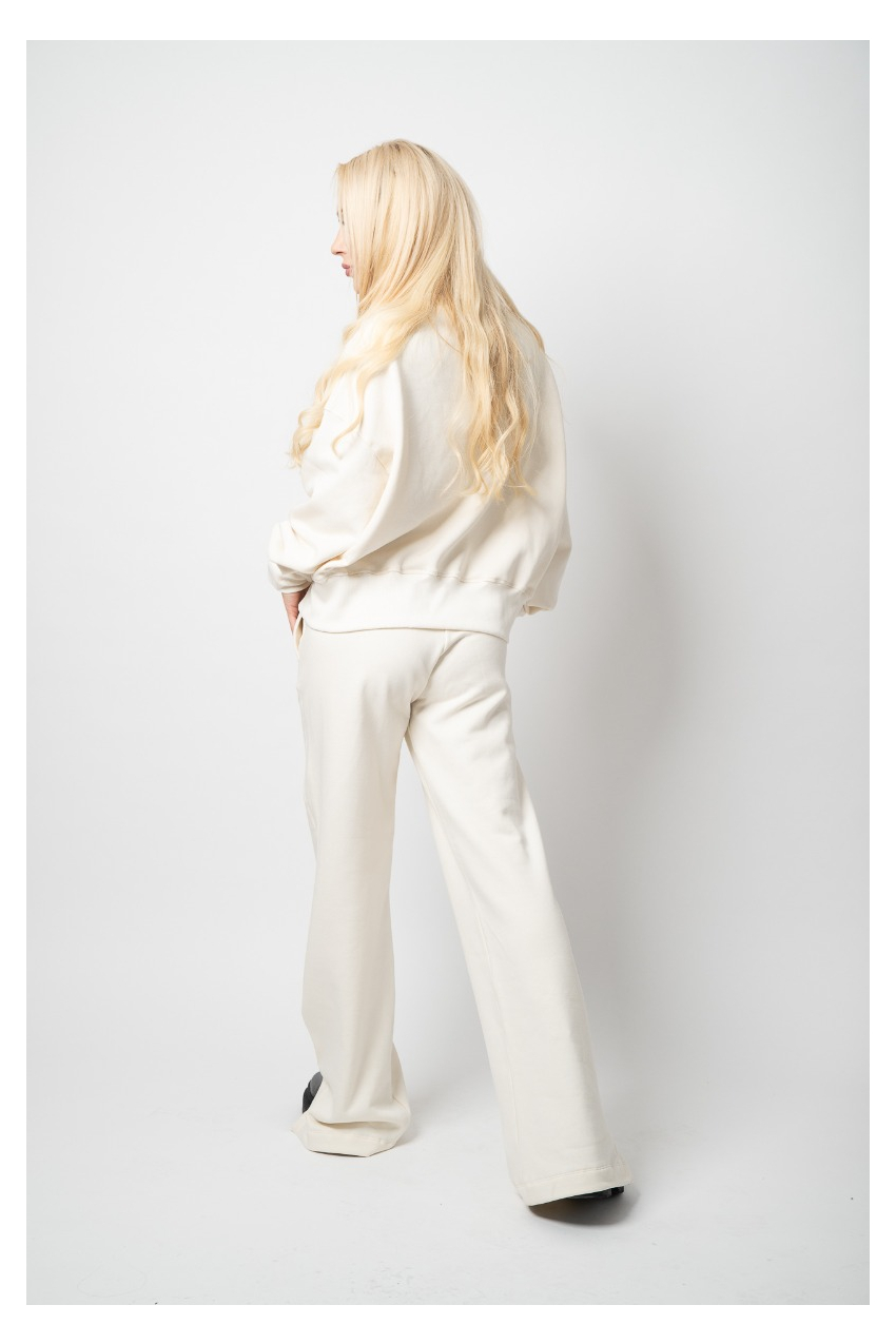 Спортен комплект Бела