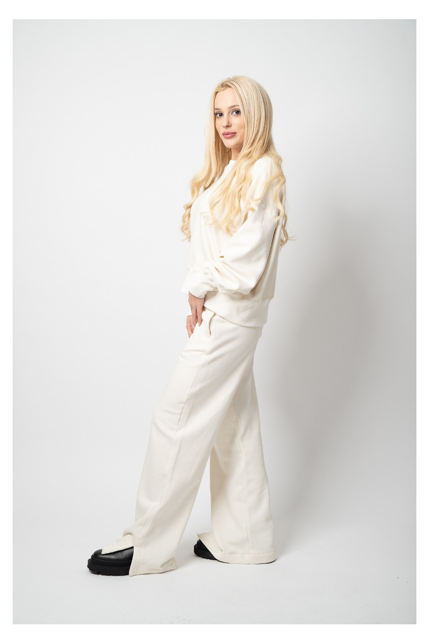 Спортен комплект Бела