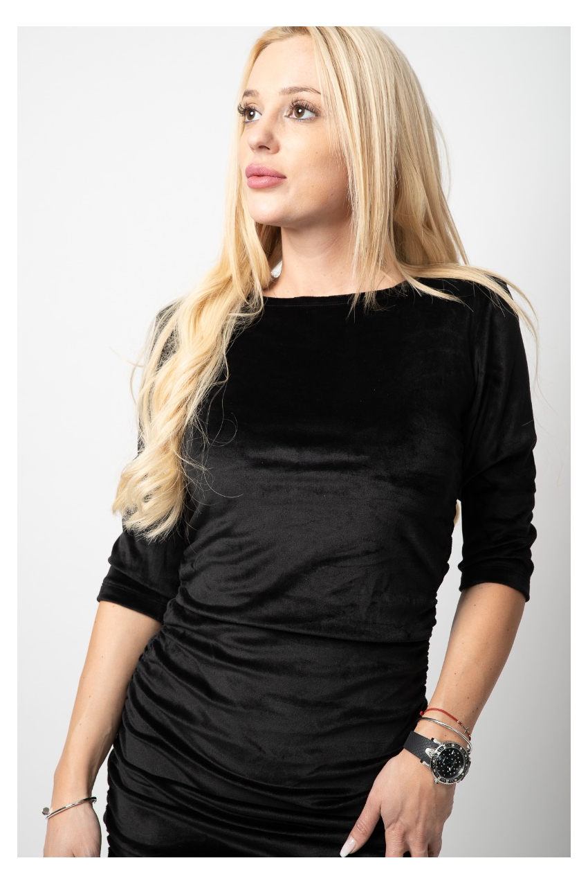 Къса черна рокля