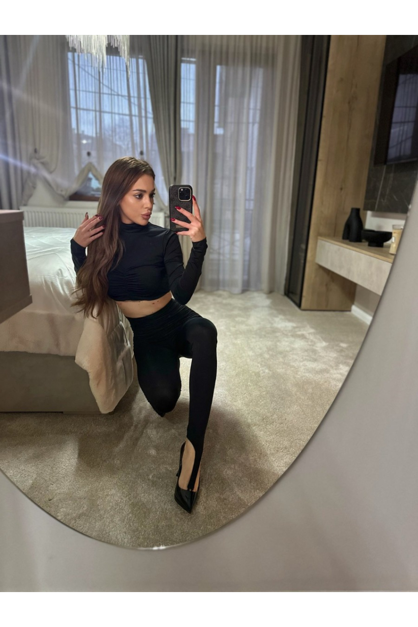 Елегантен дамски сет с набор