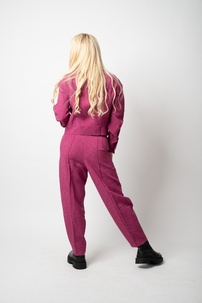 Спортно елегантен дамски костюм Циклама